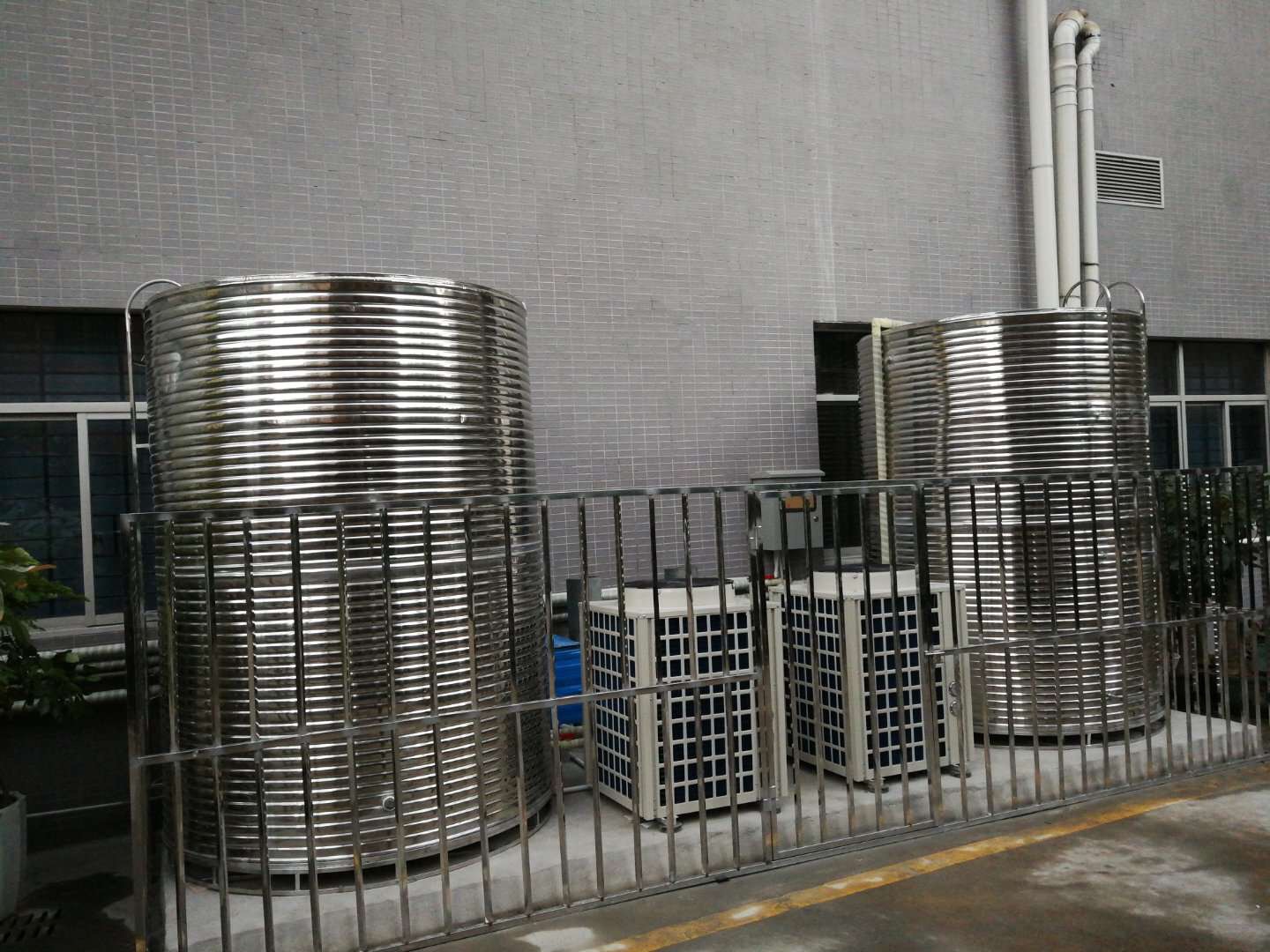 學校空氣能熱水器大興節能